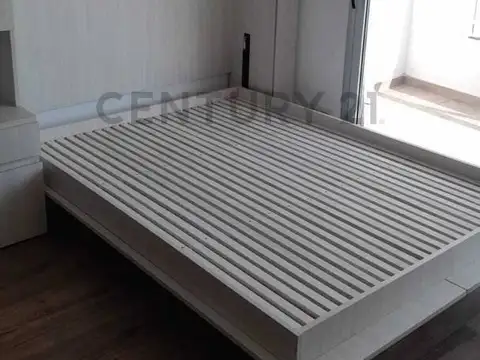 Monoambiente con balcón en venta en La Plata