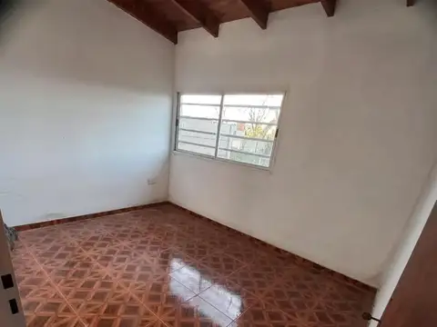 Casa en venta - 2 Dormitorios 1 Baño - 400Mts2 - Manuel B. Gonnet