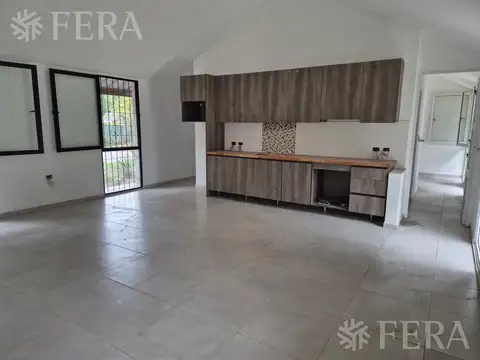 Venta casa 3 ambientes con cochera en El Pato