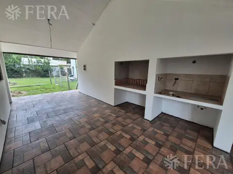 Casa en Venta con 1 cochera