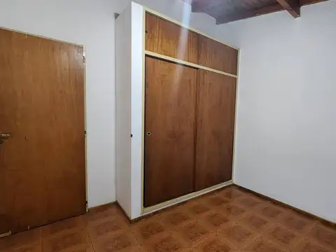 Depto Tipo Casa en Alquiler en Santos Lugares, $ 690.000