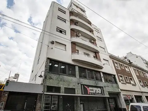 Oficina Estratégica en Constitución — 248?m² Funcionales con Patio Interno y Gran Conectividad