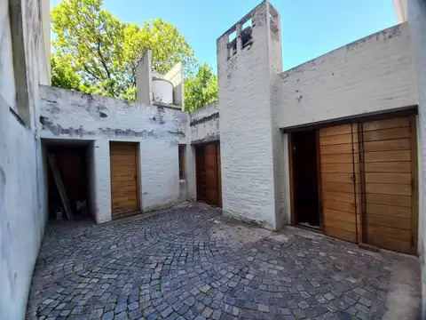 Venta casa 5 amb quincho, patio, cochera Devoto