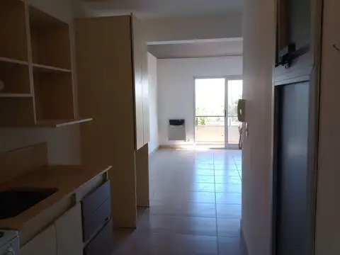 DEPARTAMENTO 2 AMB CON COCHERA SAN FERNANDO . BELGRANO 547