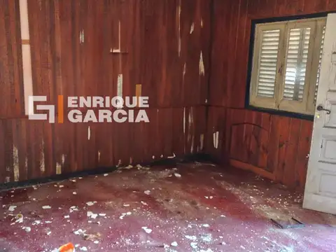 VENTA CASA 3 AMBIENTES CON COCHERA, JARDÍN Y TERRAZA
