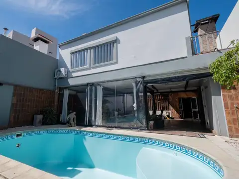 Se vende casa de categoría, Barrio constituyentes.