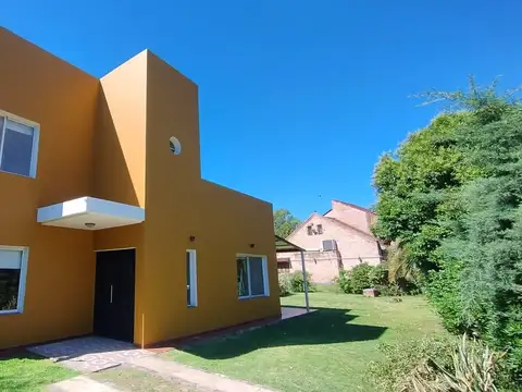 Casa - Maschwitz Village