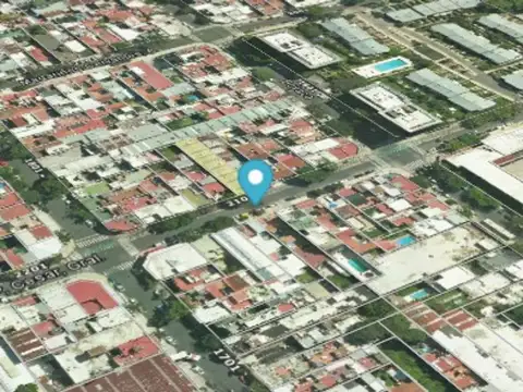 Amplio galpón 400m2 cub