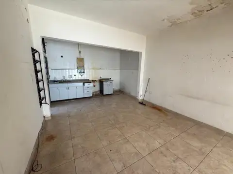 Casa 4 ambientes con 1 baño
