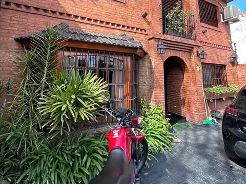 Casa en Venta en Barrio Hípico, USD 230.000