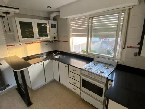 Depto Tipo Casa en Venta en Ramos Mejía, USD 98.000