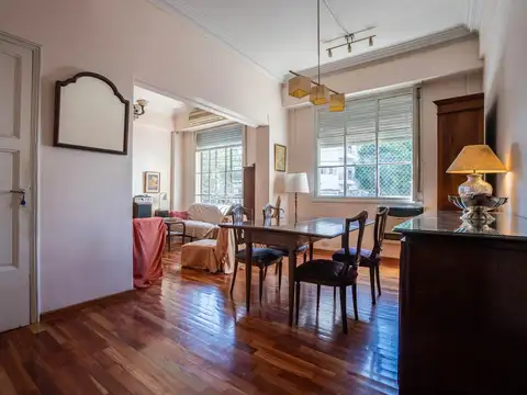 Departamento de 5 ambientes más dependencia en venta en Caballito