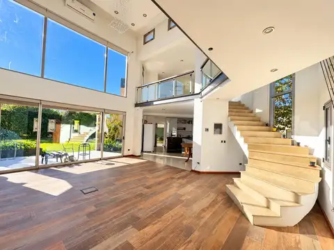 CASA EN VENTA EN WESTON 5 AMBIENTES