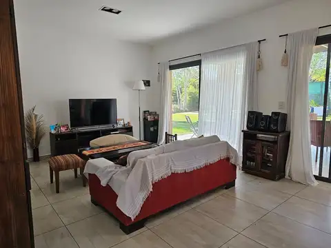 Casa 4 ambientes con 3 baños