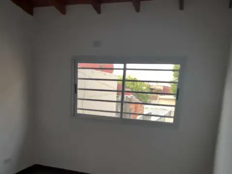 Depto Tipo Casa en Alquiler de 1 dormitorio