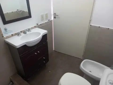 Depto Tipo Casa en Alquiler en Parque Chacabuco, $ 750.000