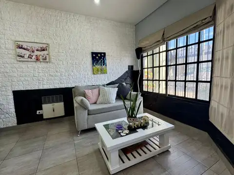 Depto Tipo Casa en Venta de 4 ambientes