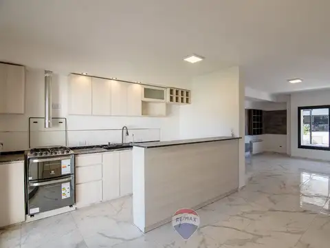 Casa 4 ambientes con 3 baños