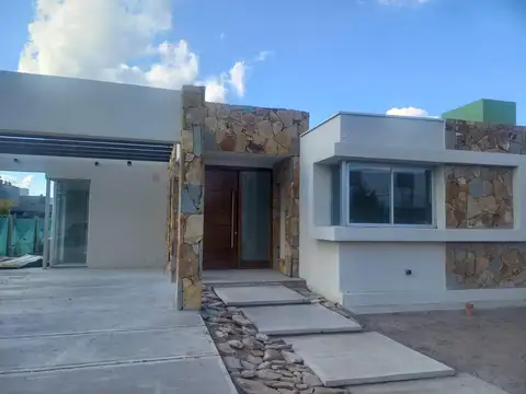 Casa en Alquiler en Lujan de Cuyo, $ 1.890.000