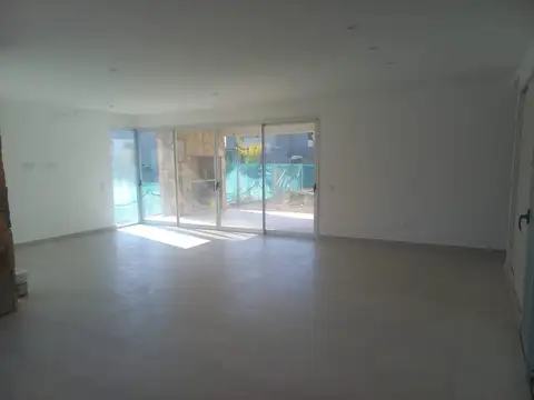 Casa Monoambiente con 2 baños