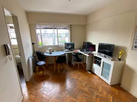 Departamento de 2amb. c/frente-luminoso- refaccionar