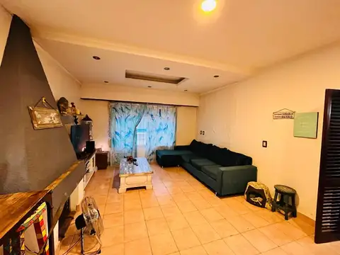 VENTA CASA 4 AMBIENTES RAMOS MEJÍA CON PISCINA
