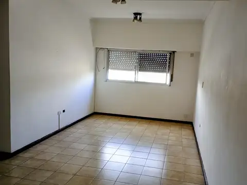 San Lorenzo 100, Piso 1