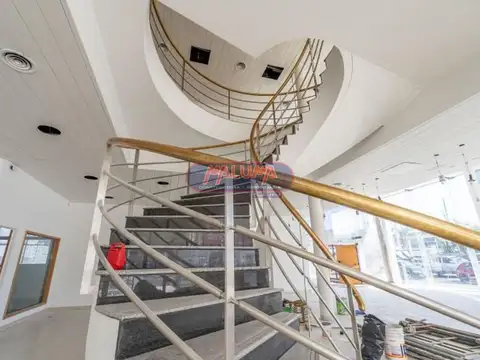 Av. Brig. Gral. Juan Manuel de Rosas 100