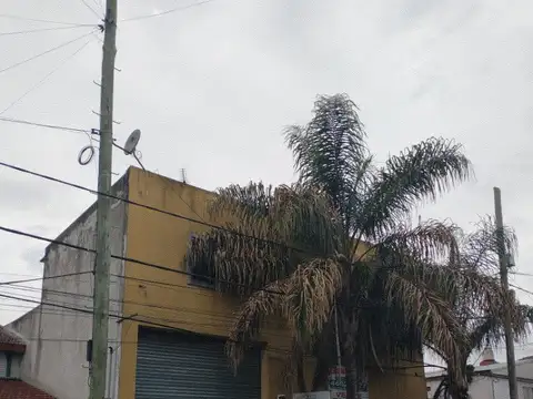 GALPON SOBRE AVENIDA ROCA LOTE 10X50 SUP. CUB.400 M2