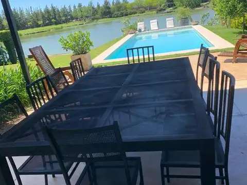 Casa en Alquiler Temporal de 4 dormitorios