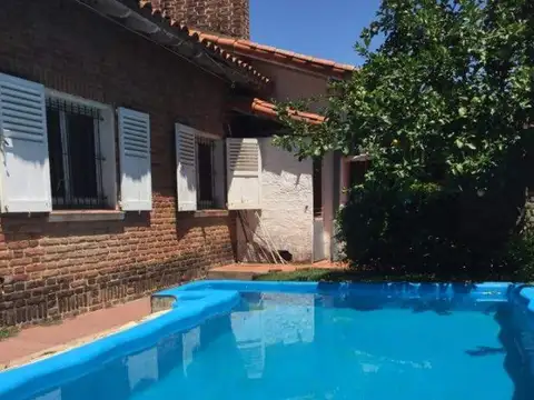 Casa 5 ambientes con 3 baños