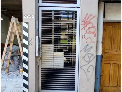 Pte J D Peron 2700, Piso 4