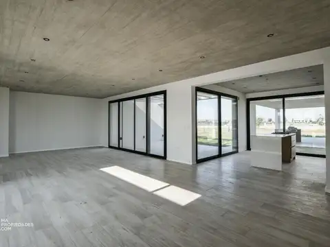 Casa 3 Dormitorios con jardín y galería - Vida Club de Campo - Funes | Venta