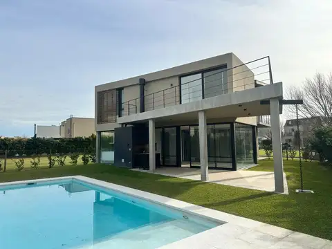 Casa en venta 5 ambientes, Ayres Plaza,  Pilar