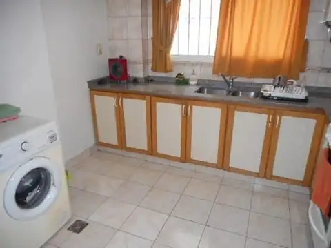 Piaggio 100, Piso 2