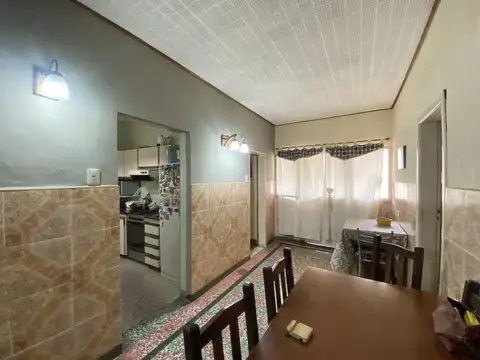 CASA 3 AMB CON LOCAL, GARAJE, PATIO Y TERRAZA