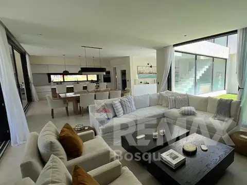 Casa 6 ambientes - Costa Esmeralda