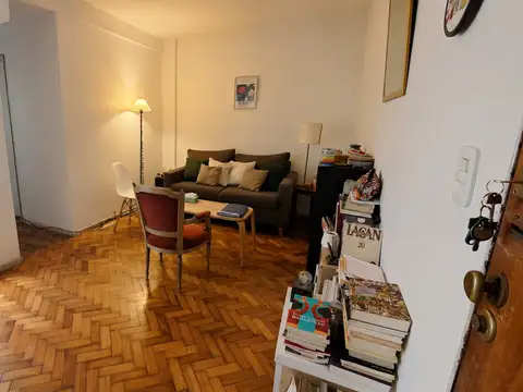 Yatay 700, Piso 6