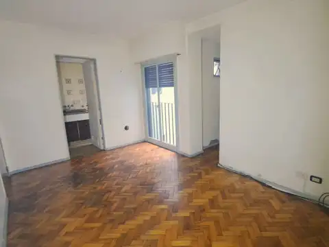 Oportunidad a Refaccionar! Acogedor Dos Ambientes en el corazón de Almagro