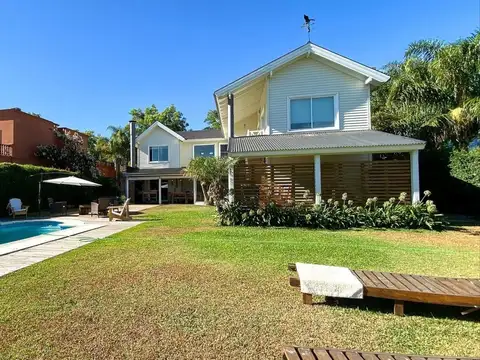 Casa 6 ambientes con 5 baños