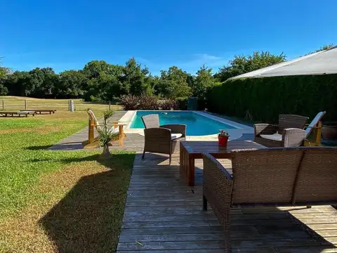 Casa en Venta en Abril Club De Campo, USD 850.000