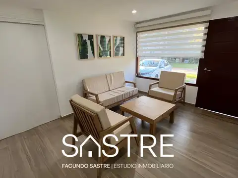 Casa en Venta con 3 cocheras