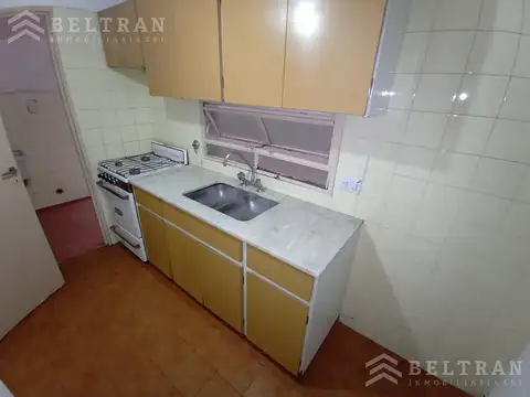 Mendoza al 600. 1er piso con Patio