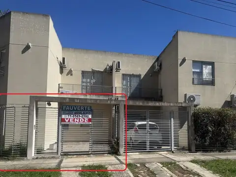 DEPARTAMENTO EN PLANTA BAJA AL FRENTE CON COCHERA Y PATIO