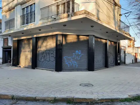 116  e/ 39 y 300