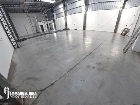 Galpon en Alquiler 21  mts Fondo