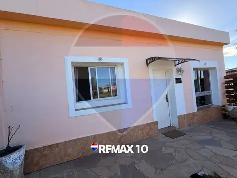 Se vende casa 2 dormitorios buena ubicación