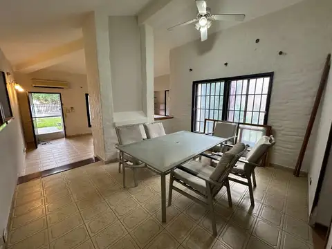 Casa en Venta con 1 cochera