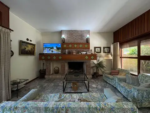 Casa 7 ambientes con 3 baños