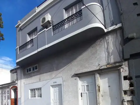 monoambiente amplio con entre piso en villa santa rita